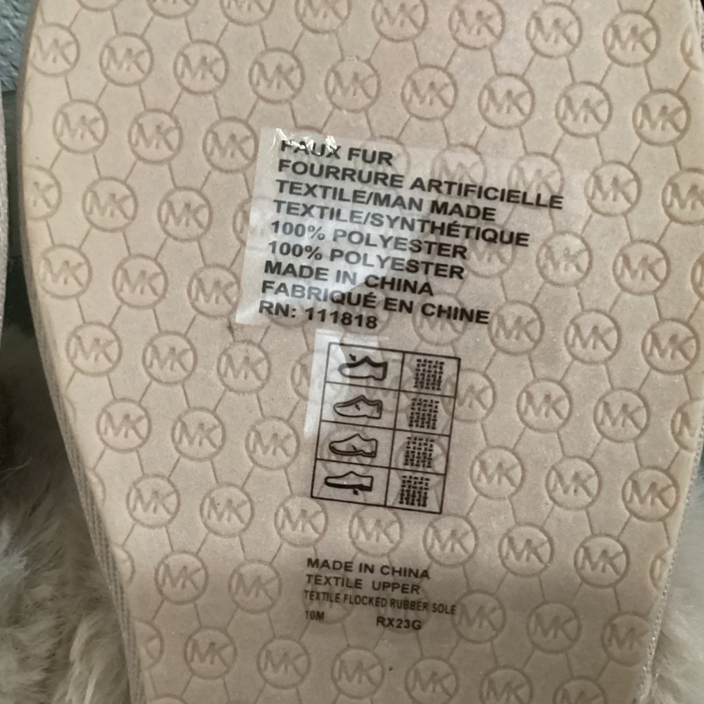 MICHAEL MICHAEL KORS Women's Tula Scuff Slip-On Cozy Slippers, size 10 - Picture 6 of 7